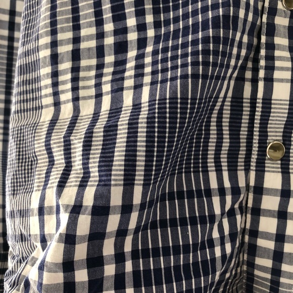 Button up - Picture 3 of 4